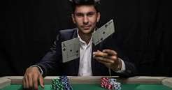Khoảnh khắc Showdown hấp dẫn trên bàn Poker